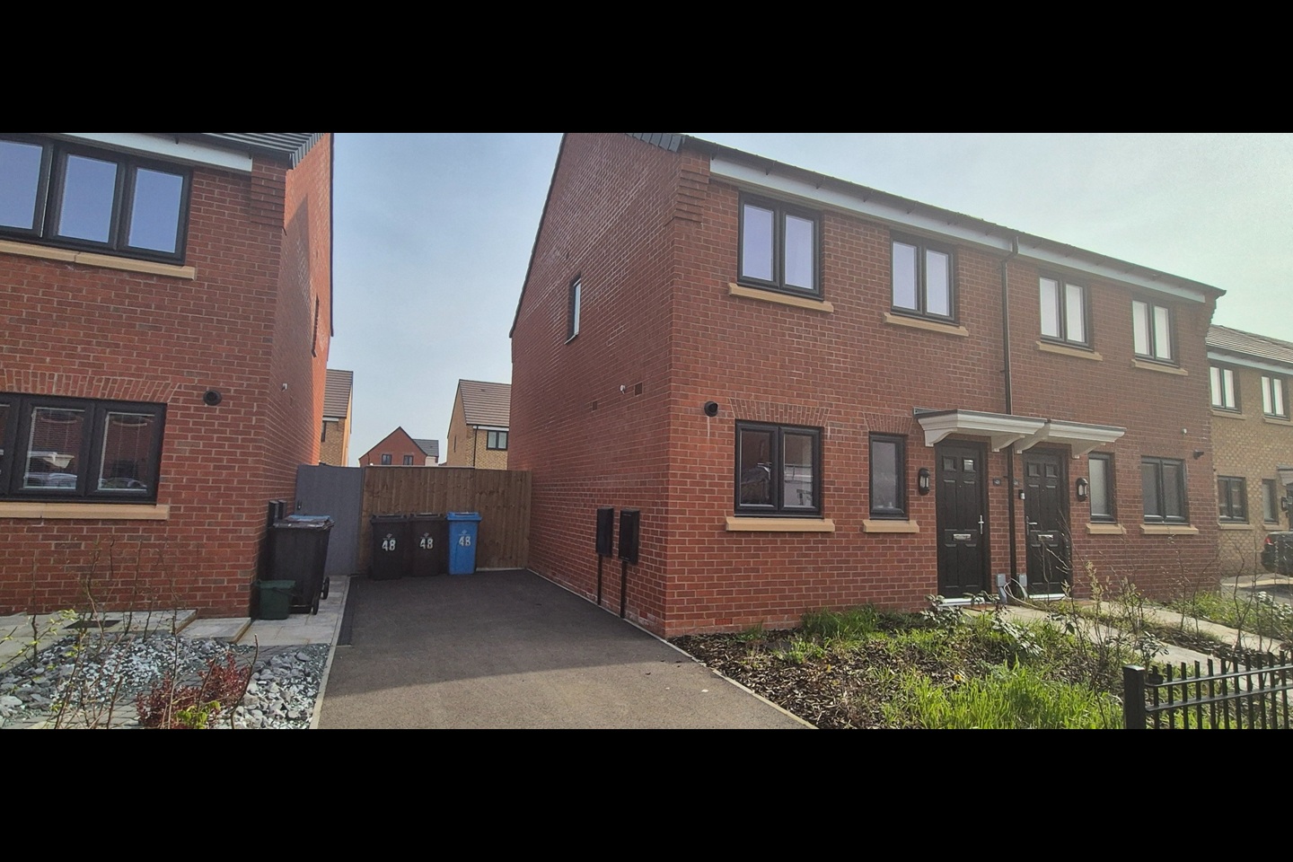 3 Bed Semi-Detached House, Carlen Drive, DE24, N1 7GU