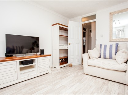 1 Bed Flat, Wesley Close, SE17