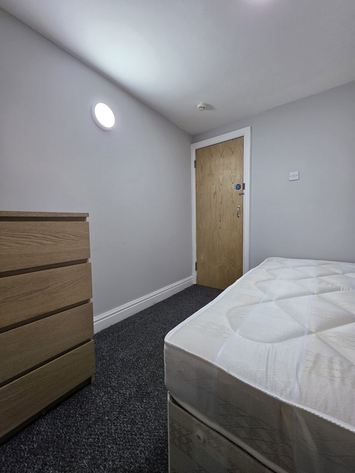 Additional image 7 of 3 Bed Flat, Colum Road, CF10, N1 7GU