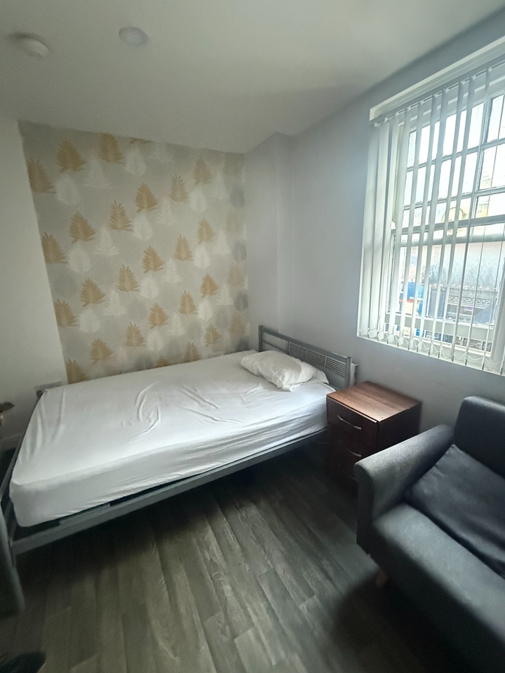 Studio Flat, Church Gate, LE1, N1 7GU