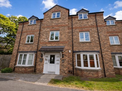 2 Bed Flat, St James Court, DL1