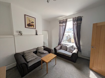 2 Bed Flat, Greenfield Road, LL29