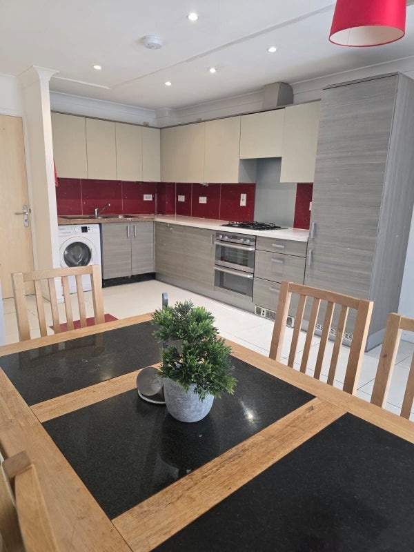 Room in a Shared House, Ringfort Road, CB4, N1 7GU