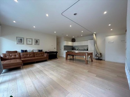 1 Bed Flat, King St, W6