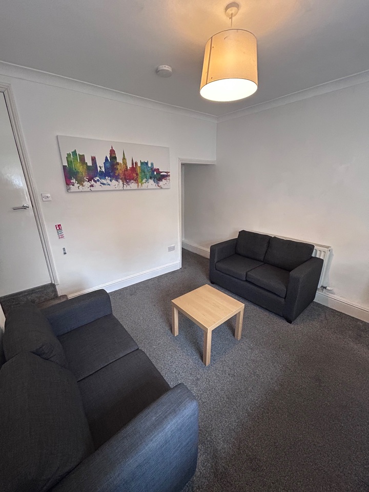 Room in a Shared House, Thyra Grove, NG9, N1 7GU