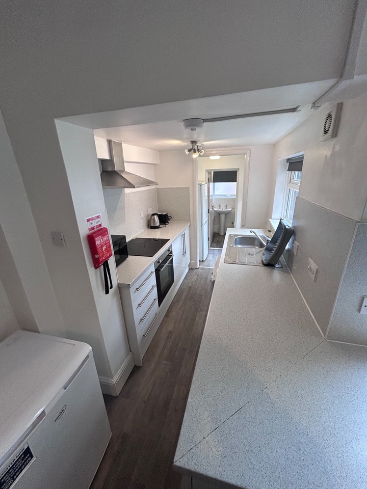 Additional image 2 of Room in a Shared House, Thyra Grove, NG9, N1 7GU