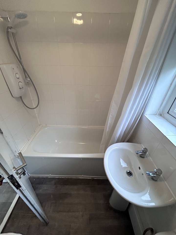 Additional image 3 of Room in a Shared House, Thyra Grove, NG9, N1 7GU