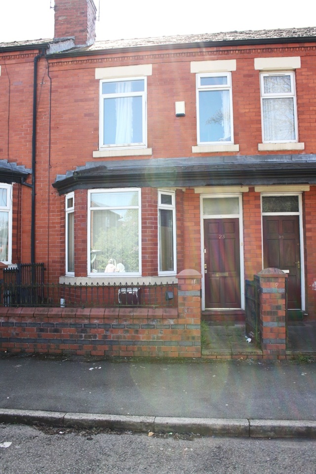 3 Bed Terraced House, New Cross Street, M5