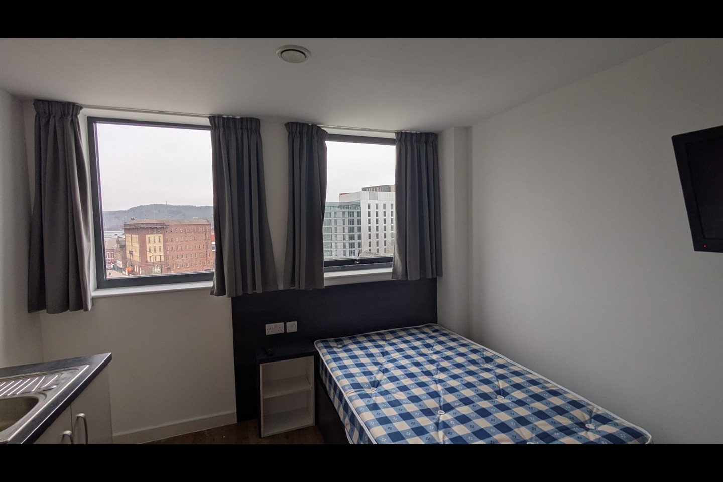 Studio Flat, Sovereign House, S1, N1 7GU