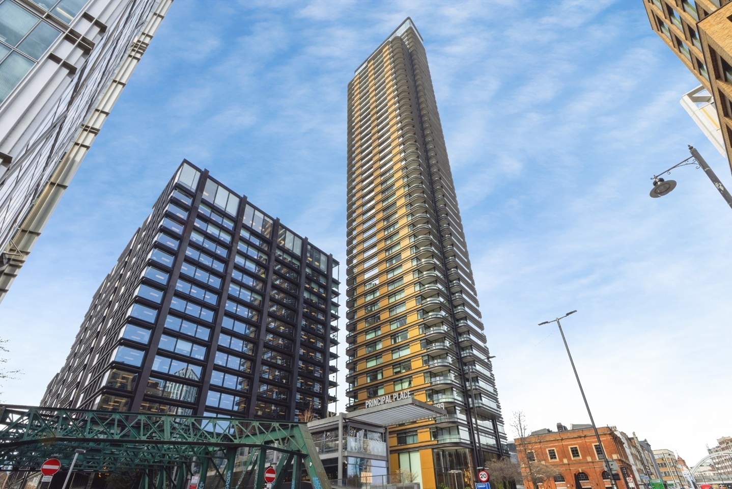 1 Bed Flat, Principal Place, EC2A, N1 7GU