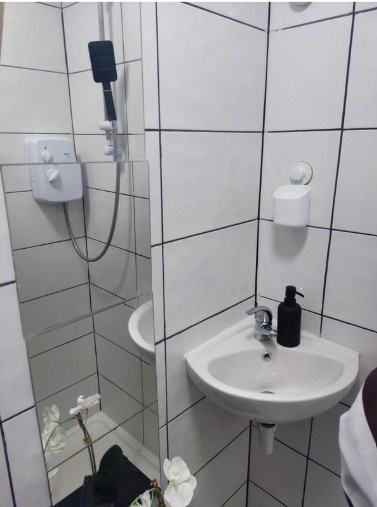 Additional image 4 of Studio Flat, Uppingham Gardens, NG2, N1 7GU