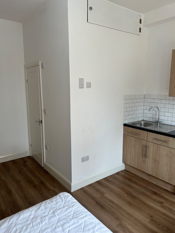 Additional image 3 of Studio Flat, Woodstock Road, OX2, N1 7GU