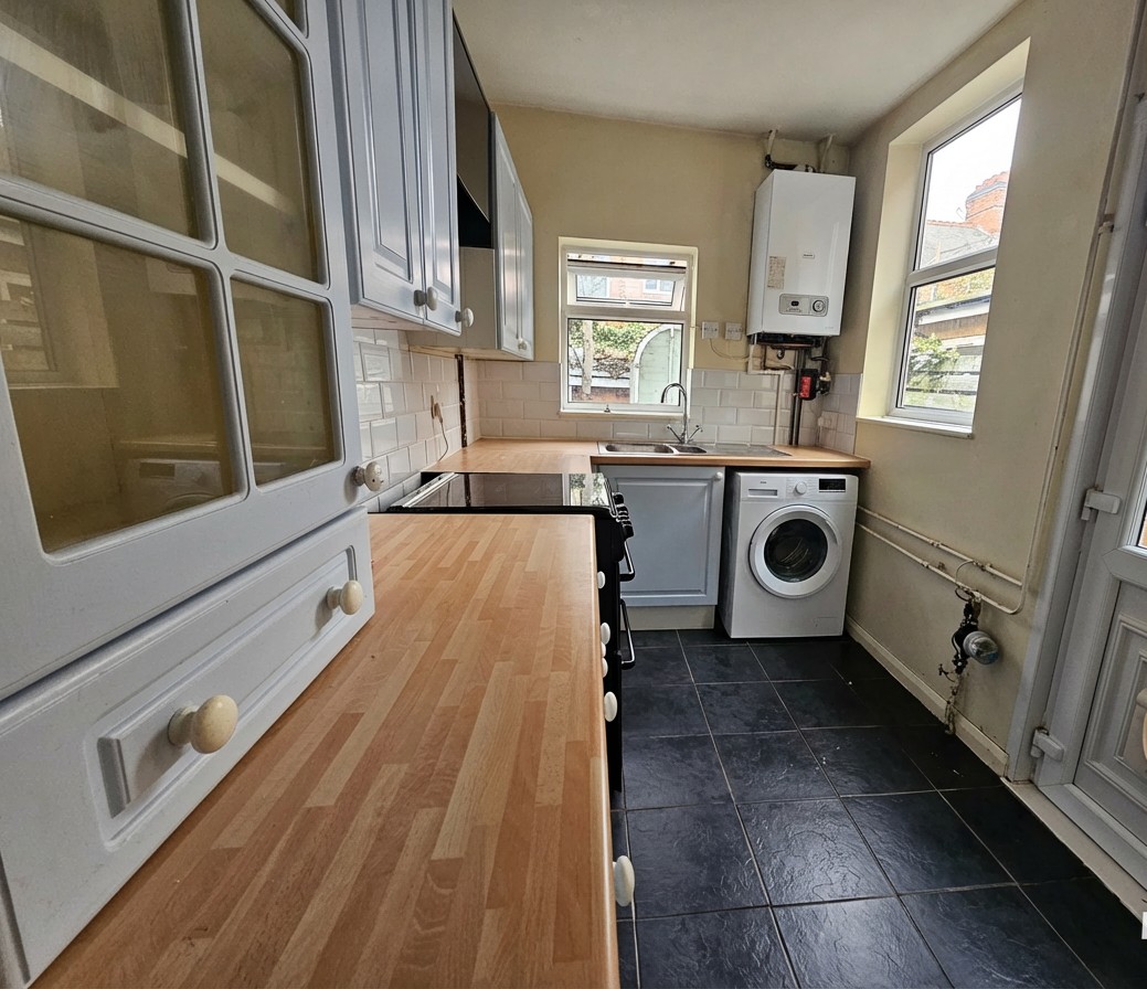 2 Bed Terraced House, Warwick St, LE3, N1 7GU