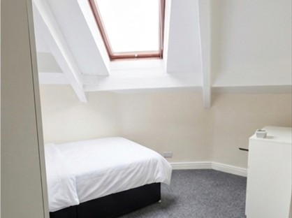 Room in a Shared House, Hebble St, HD1