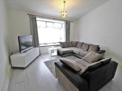 2 bed flat/apartment for rent in 2 Bed Maisonette, Bartlow Side, SS13