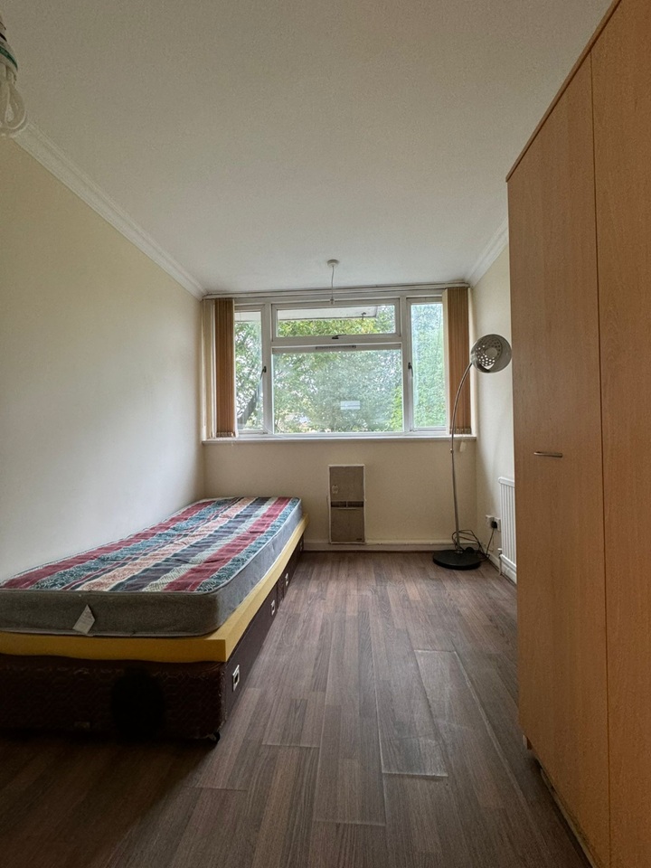 Additional image 7 of 3 Bed Flat, Preachers Lane, OX1, N1 7GU