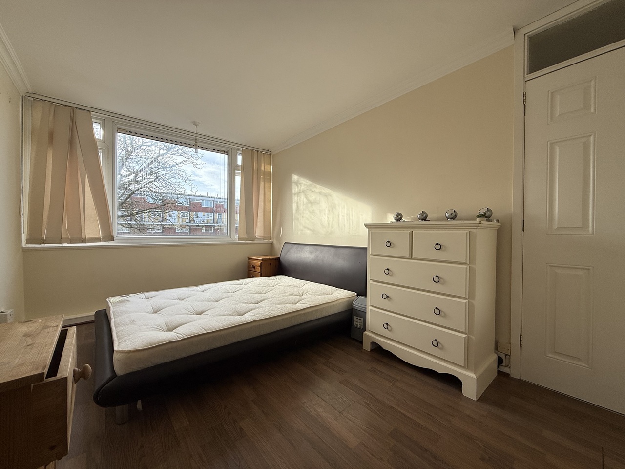 Additional image 5 of 3 Bed Flat, Preachers Lane, OX1, N1 7GU