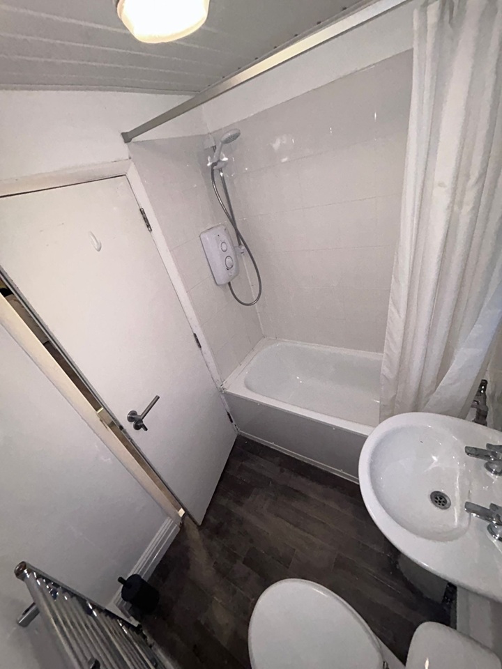 Additional image 8 of Room in a Shared House, Thyra Grove, NG9, N1 7GU