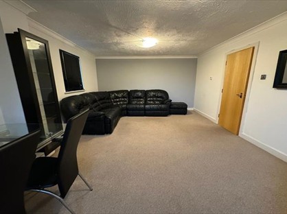 1 Bed Flat, Selsdon Road, CR2