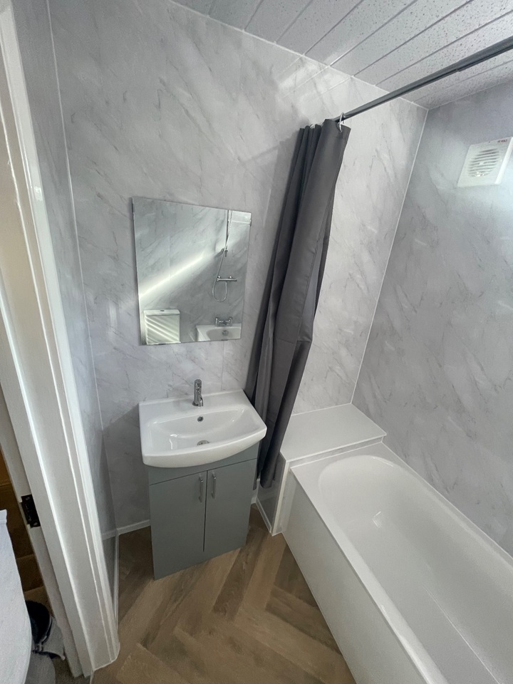 Additional image 3 of 2 Bed Flat, Great Knollys Street, RG1, N1 7GU