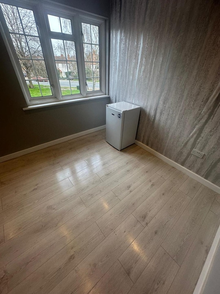 Additional image 5 of Studio Flat, Courtland Road, OX4, N1 7GU