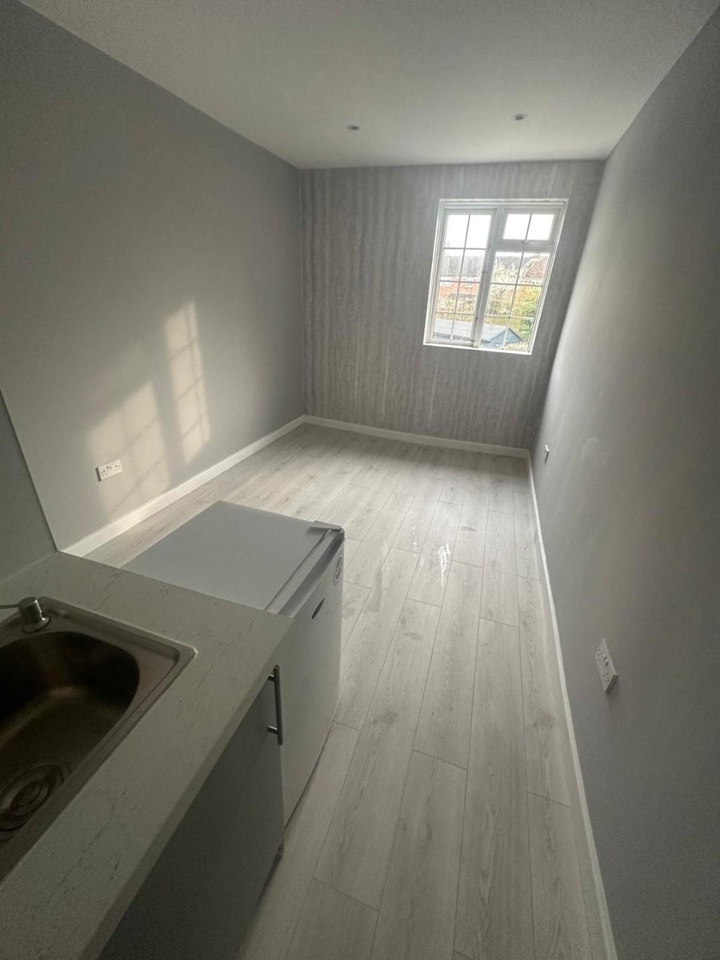 Additional image 4 of Studio Flat, Courtland Road, OX4, N1 7GU