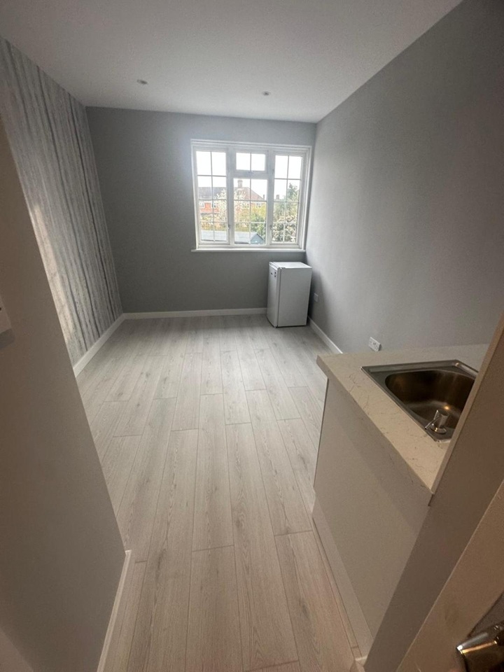 Additional image 2 of Studio Flat, Courtland Road, OX4, N1 7GU