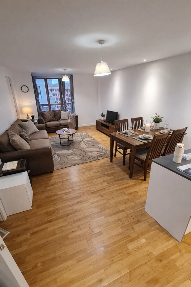 2 Bed Flat, Hunsaker, RG1, N1 7GU