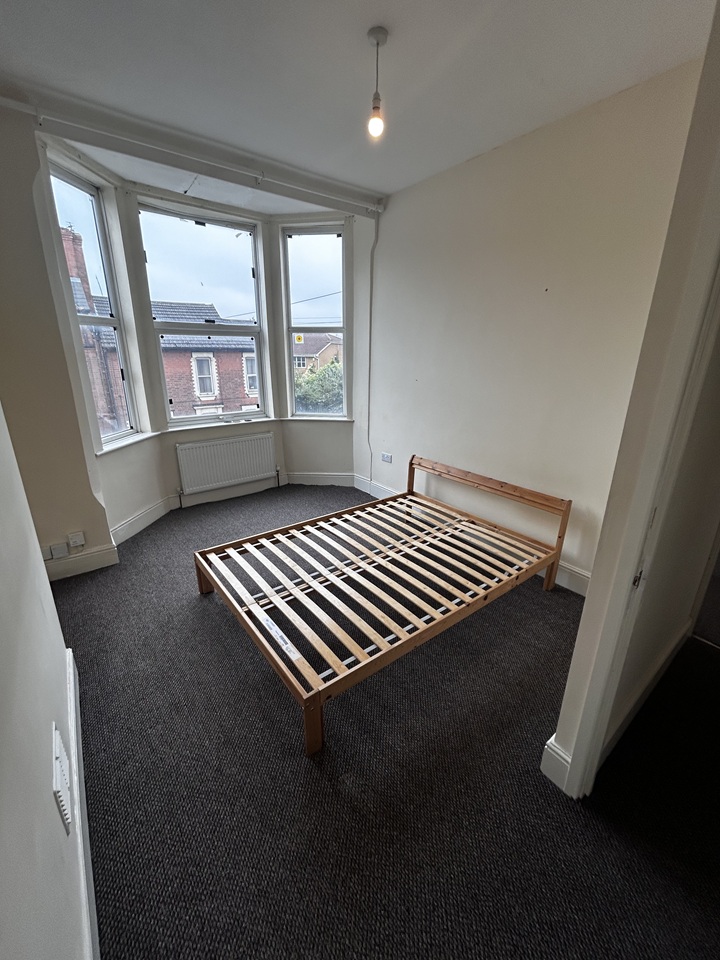 2 Bed Flat, Colwick Road Nottingham, NG2