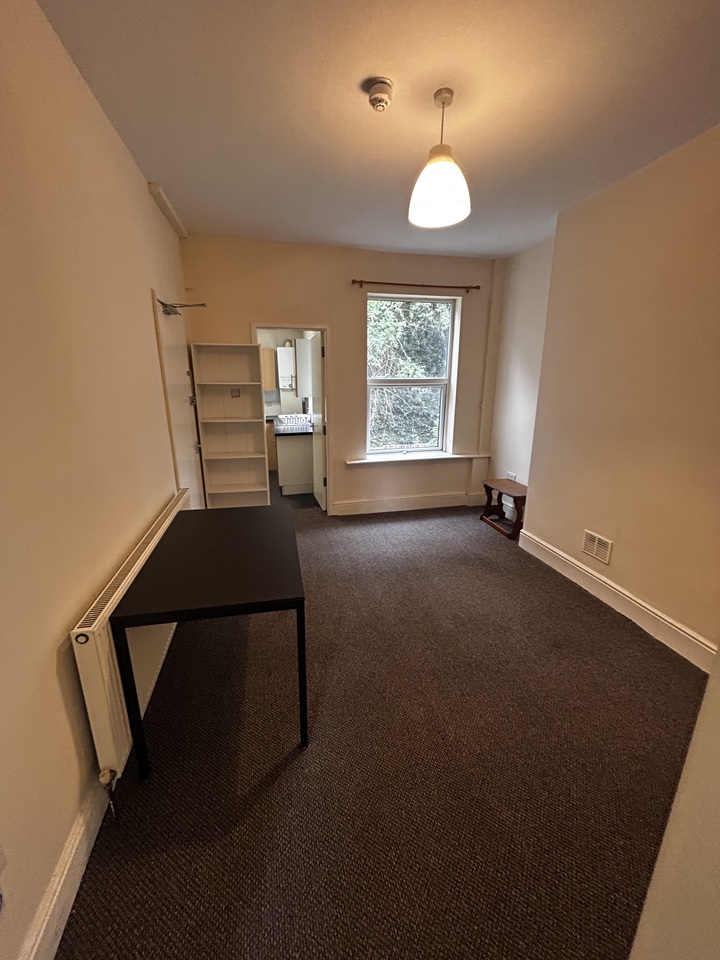 2 Bed Flat, Colwick Road Nottingham, NG2 photo 5