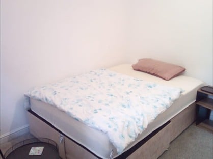 Room in a Shared House, West Park House, WF13