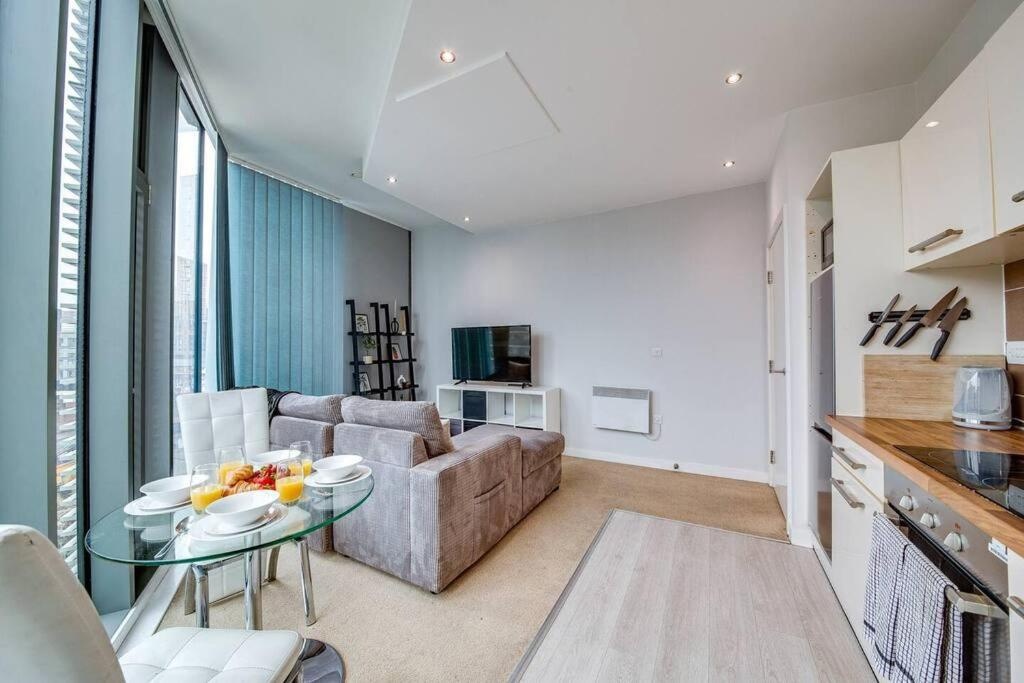 2 Bed Flat, Solly Place, S1, N1 7GU