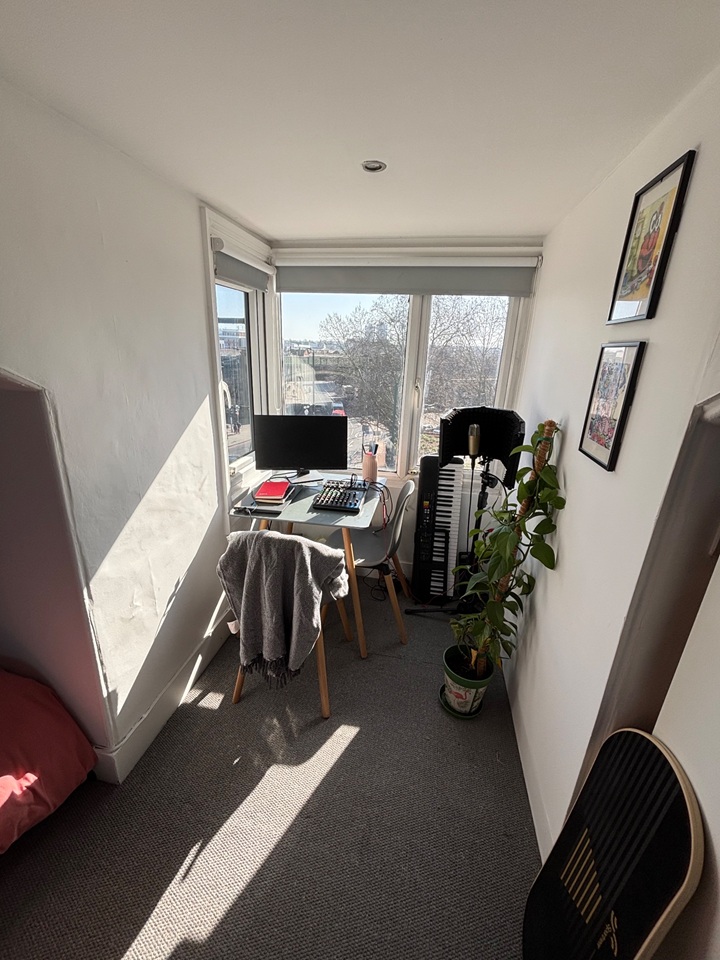 Additional image 6 of Studio Flat, Battersea Park Road, SW11, N1 7GU