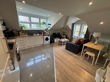 2 Bed Flat, Headingley Lane, LS6