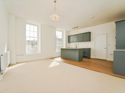2 Bed Flat, New Church St, GL8