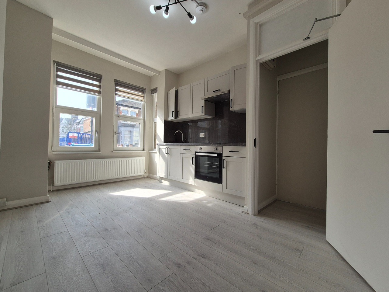London - 2 Bed Flat, Chapter Road, NW2 - To Rent Now for £1,990.00 p/m