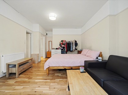 Studio Flat, Cheniston Gardens, W8