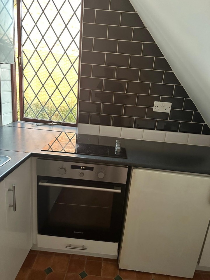 Additional image 5 of Studio Flat, Cressingham Road, RG2, N1 7GU