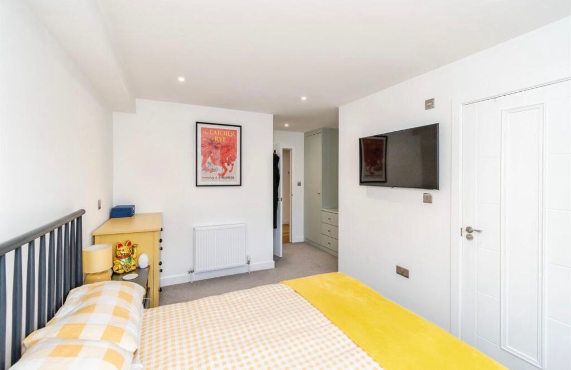 Additional image 11 of 3 Bed Flat, Church End, SO15, N1 7GU