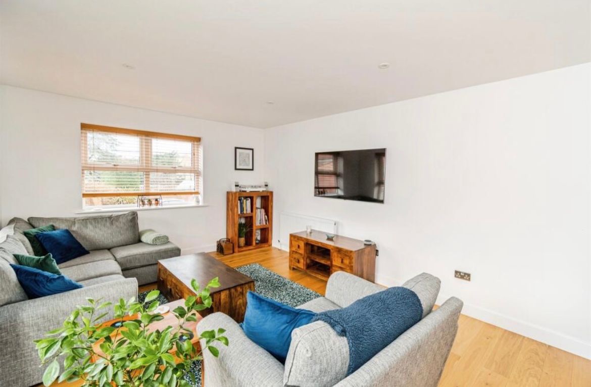 Additional image 18 of 3 Bed Flat, Church End, SO15, N1 7GU