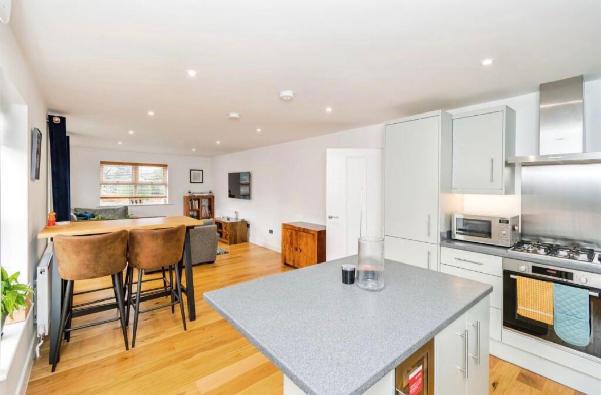 Additional image 20 of 3 Bed Flat, Church End, SO15, N1 7GU