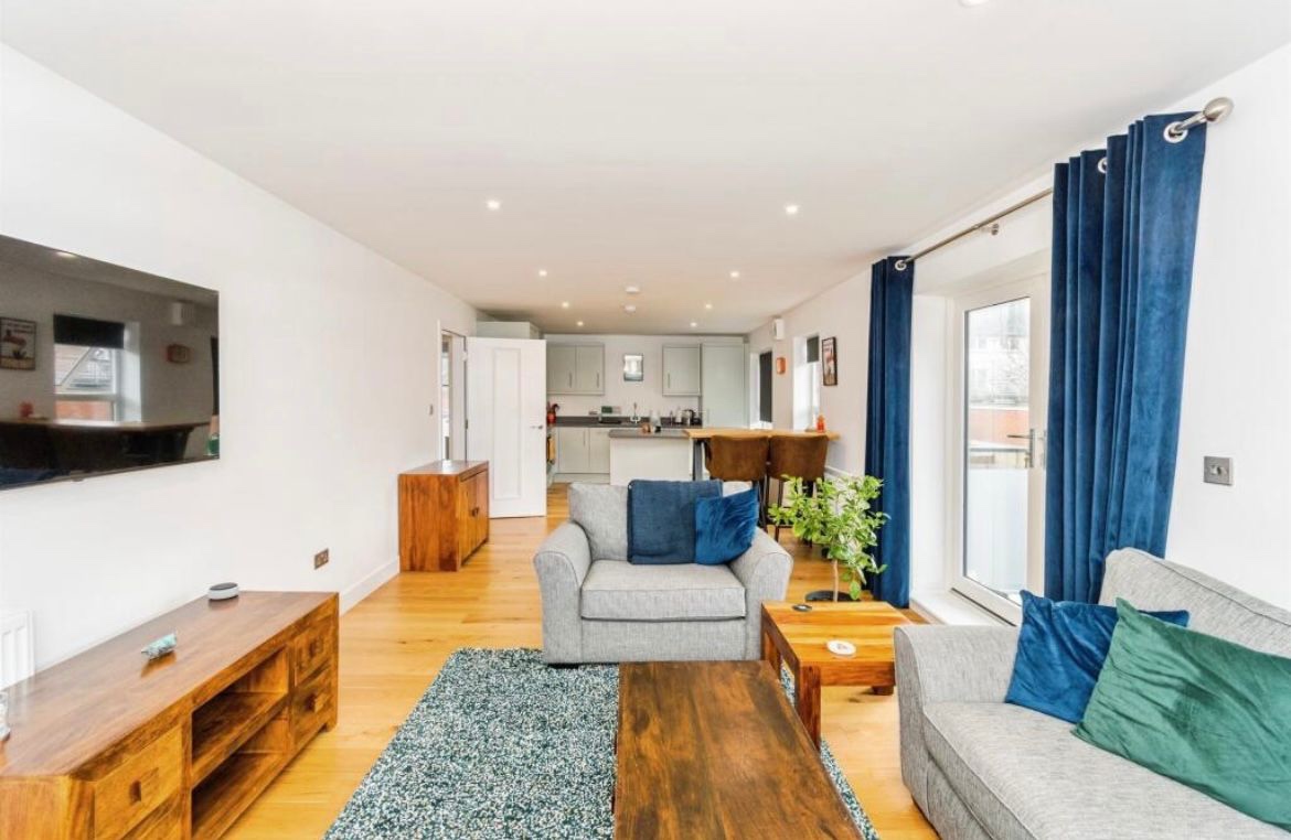 Additional image 24 of 3 Bed Flat, Church End, SO15, N1 7GU