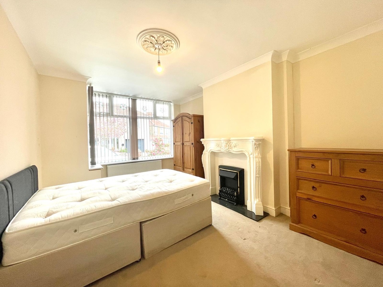 4 Bed Semi-Detached House, Oakley Road, BS7, N1 7GU