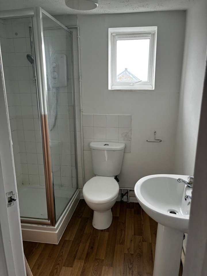 Ramsgate - 1 Bed Flat, Royal Road, CT11 - To Rent Now for £650.00 p/m