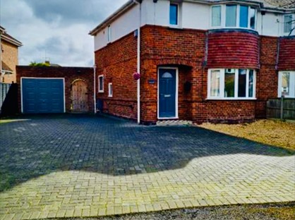 3 Bed Semi-Detached House, Woodstock Road, WR2