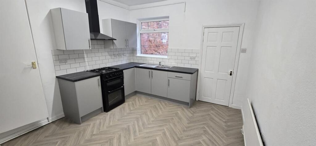 3 Bed Terraced House, Palin St, NG7, N1 7GU