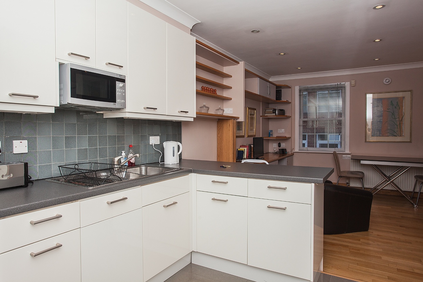 1 Bed Flat, Hatherley St, SW1P photo 3