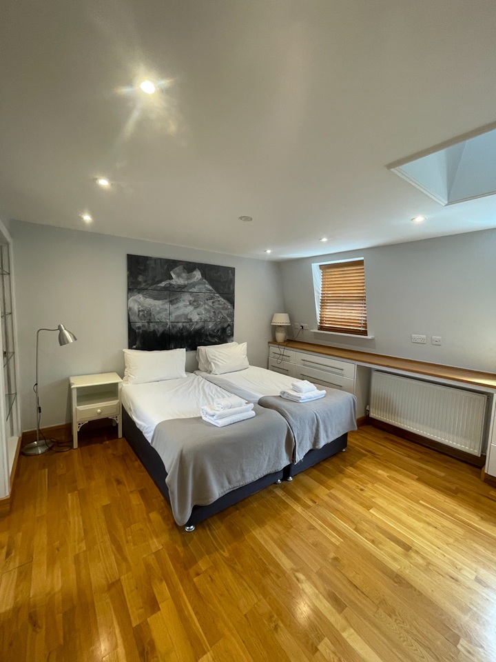 1 Bed Flat, Hatherley St, SW1P photo 2