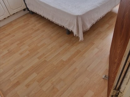 Room in a Shared House, Elm Road, KT3