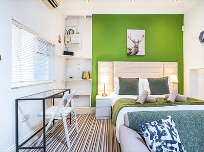Studio Flat, Studd St, N1